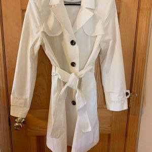 GALLERY Women’s White Trench Coat